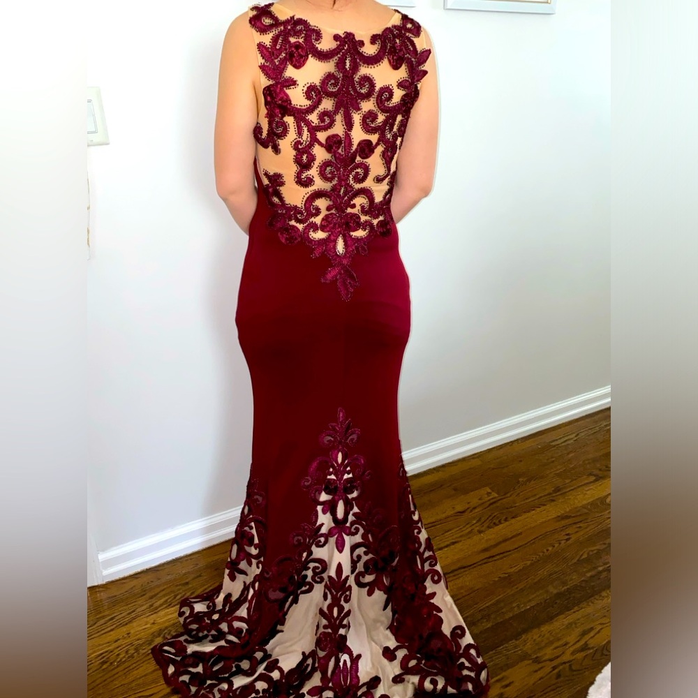 Detailed back dress